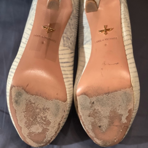 Pour La Victoire Heels / Pumps / Platforms Size 9 in Light Blue Leather Snake - Picture 2 of 4